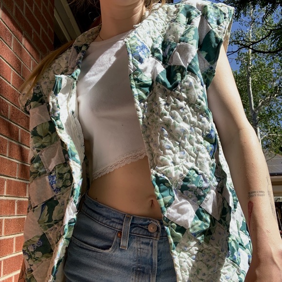 Unique Unisex Small Vintage Hand-Quilted Vest With Collar - Picture 6 of 8